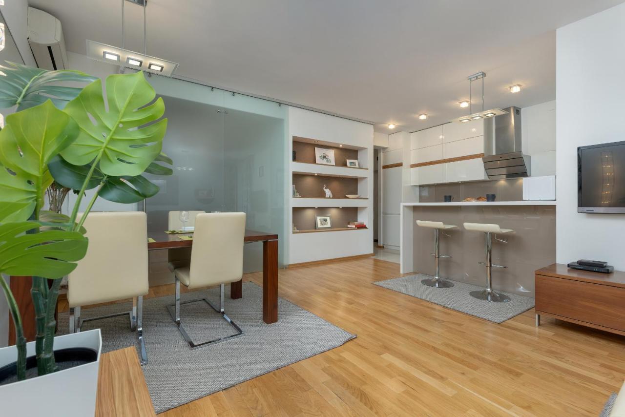 Cosy With Parking In The Centre By Renters * Warsaw